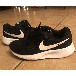 Kids Nike fly knit free run Sz 1